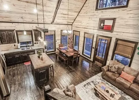 Entry Way - Undisclosed, Broken Bow, OK 74728 photo 1 of 1