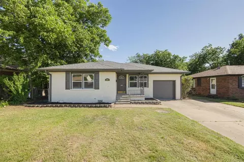 2020 Hasley Dr, The Village, OK 73120