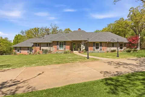 3313 Arrowhead Cir, Edmond, OK 73013
