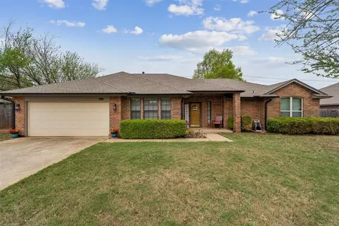 16909 Applebrook Dr, Edmond, OK 73012