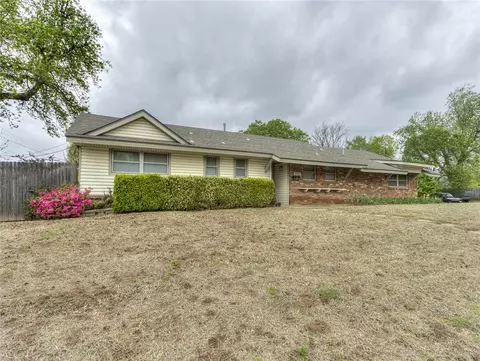 2921 N Woodcrest Dr, Midwest City, OK 73110