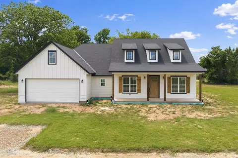 114 Garrett Dr, Wynnewood, OK 73098