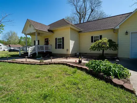 311 NW 1st St, Checotah, OK 74426