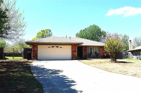 105 Lochwood Pl, Yukon, OK 73099