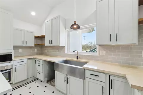 1220 W Dewey St, Shawnee, OK 74801