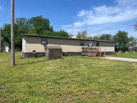 1525 N 14th St, Guthrie, OK 73044