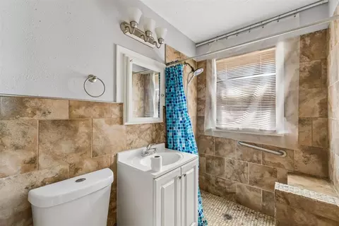 Bath - 103 S Cedar St, Crescent, OK 73028 photo 1 of 2