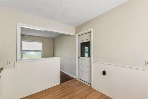 Entry Way - 103 S Cedar St, Crescent, OK 73028 photo 1 of 1