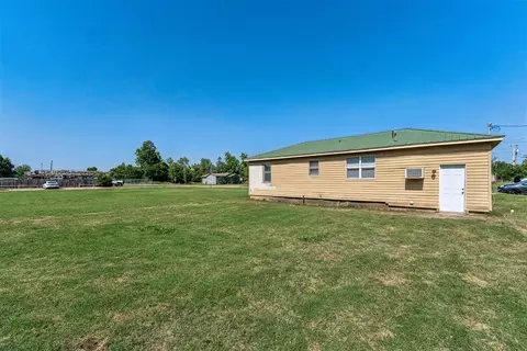 Other - 103 S Cedar St, Crescent, OK 73028 photo 8 of 11