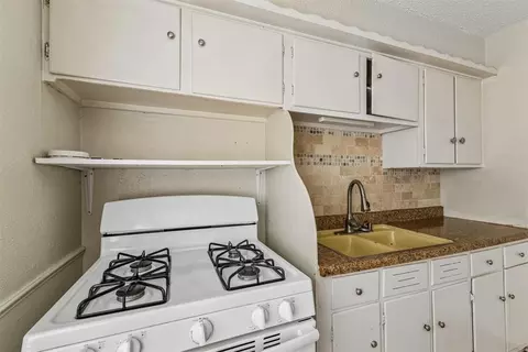 Kitchen - 103 S Cedar St, Crescent, OK 73028 photo 3 of 4