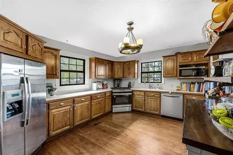 Kitchen - 201 S 6th St, Marlow, OK 73055 photo 2 of 3