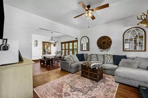 Living - 201 S 6th St, Marlow, OK 73055 photo 1 of 3