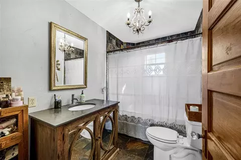 Bath - 201 S 6th St, Marlow, OK 73055 photo 1 of 2