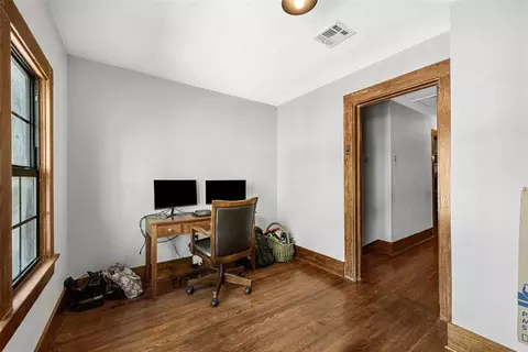 Entry Way - 201 S 6th St, Marlow, OK 73055 photo 5 of 6