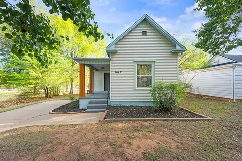 1617 W Logan Ave, Guthrie, OK 73044