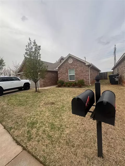 749 Christian Ln, Yukon, OK 73099