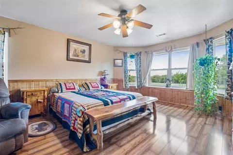 Bedroom - 105002 S Hidden Valley Dr, Mcloud, OK 74851 photo 1 of 4