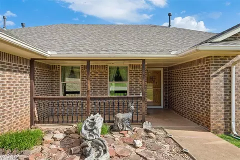 Exterior - 105002 S Hidden Valley Dr, Mcloud, OK 74851 photo 6 of 11