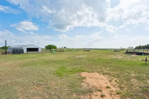 Exterior - 105002 S Hidden Valley Dr, Mcloud, OK 74851 photo 10 of 11
