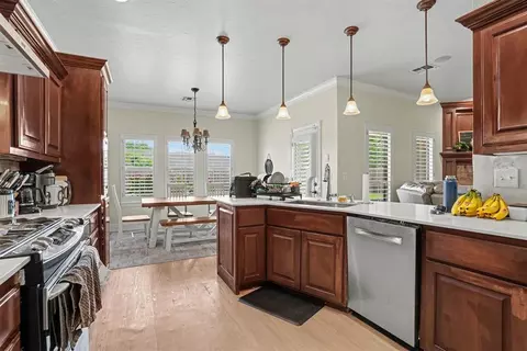 Kitchen - 809 Candace Ln, Altus, OK 73521 photo 4 of 5