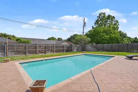 Exterior - 809 Candace Ln, Altus, OK 73521 photo 7 of 7
