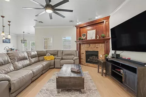 Living - 809 Candace Ln, Altus, OK 73521 photo 1 of 3