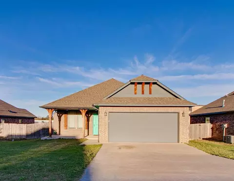 100 Indiana Rd, Harrah, OK 73045