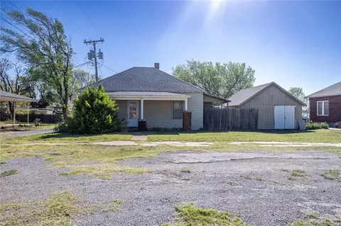 404 N State St, Weatherford, OK 73096