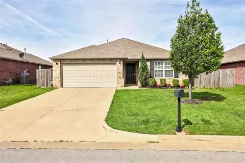 10207 Sussex Pl, Oklahoma City, OK 73120