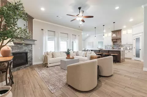 5909 Grandby Rd, Edmond, OK 73034