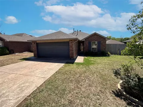 504 Woodbriar, Noble, OK 73068