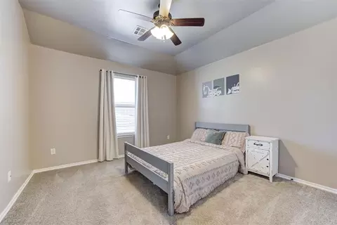 Bedroom - 5772 Hillside Dr, Guthrie, OK 73044 photo 8 of 8