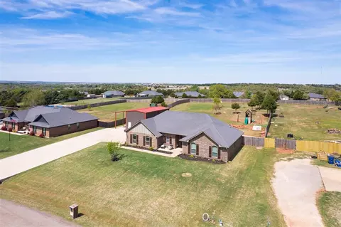 5772 Hillside Dr, Guthrie, OK 73044