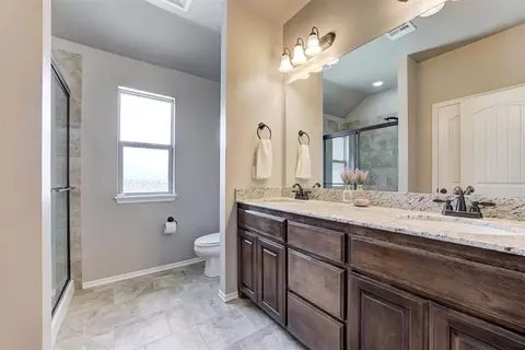 Bath - 5772 Hillside Dr, Guthrie, OK 73044 photo 2 of 5