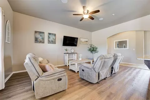 Living - 5772 Hillside Dr, Guthrie, OK 73044 photo 1 of 1