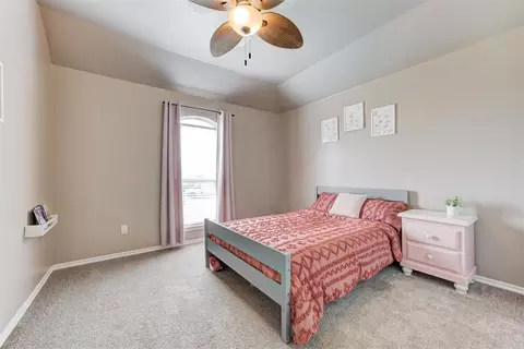 Bedroom - 5772 Hillside Dr, Guthrie, OK 73044 photo 4 of 8