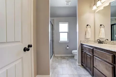 Bath - 5772 Hillside Dr, Guthrie, OK 73044 photo 1 of 5