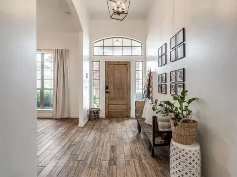 Entry Way - 10401 Joseph Way, Yukon, OK 73099 photo 1 of 1