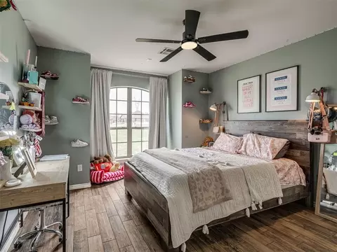 Bedroom - 10401 Joseph Way, Yukon, OK 73099 photo 5 of 7