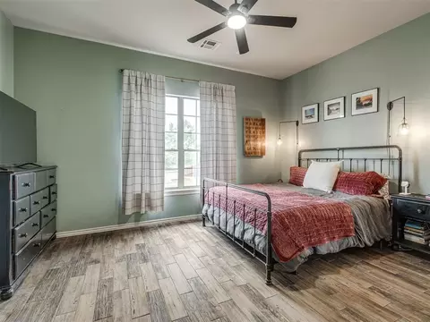 Bedroom - 10401 Joseph Way, Yukon, OK 73099 photo 1 of 7