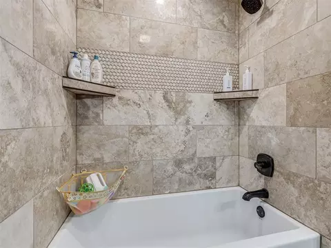 Bath - 29605 Kickapoo Rd, Mcloud, OK 74851 photo 7 of 7
