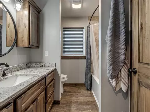 Bath - 29605 Kickapoo Rd, Mcloud, OK 74851 photo 6 of 7
