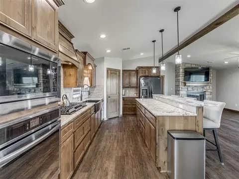Kitchen - 29605 Kickapoo Rd, Mcloud, OK 74851 photo 2 of 5