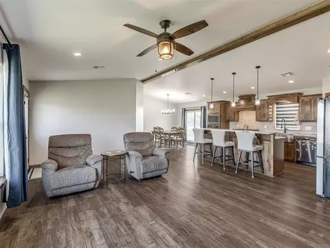 Living - 29605 Kickapoo Rd, Mcloud, OK 74851 photo 4 of 5