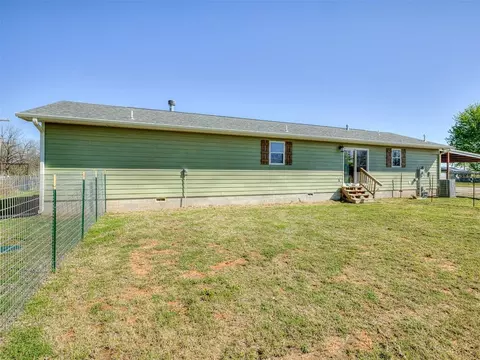 Exterior - 29605 Kickapoo Rd, Mcloud, OK 74851 photo 3 of 5