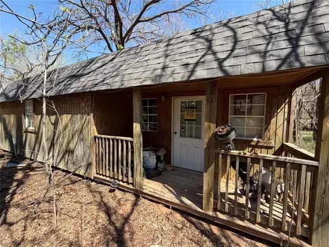 20586 E 1476 Rd, Lone Wolf, OK 73655