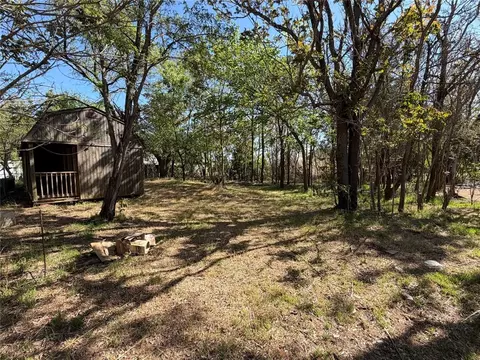Exterior - 20586 E 1476 Rd, Lone Wolf, OK 73655 photo 6 of 10