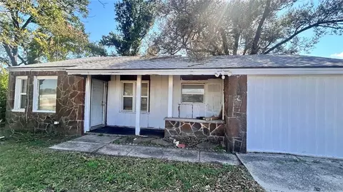 607 W Poplar St, Shawnee, OK 74801