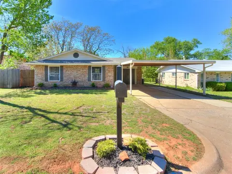 1715 Edgewood Dr, Edmond, OK 73013