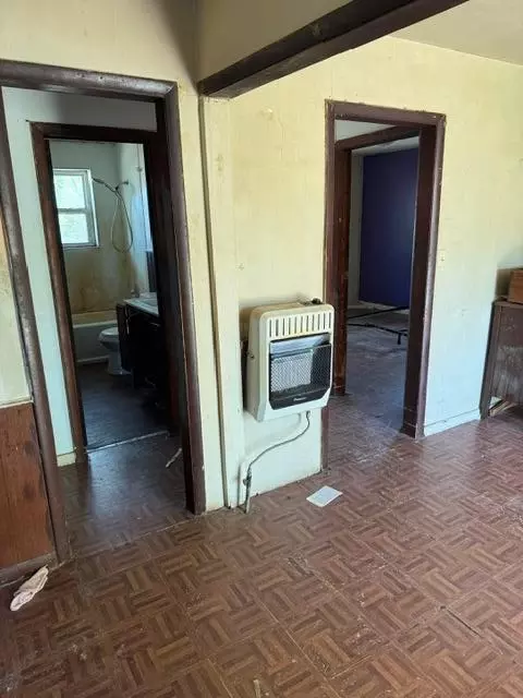 Entry Way - 200 W Barger St, Wayne, OK 73095 photo 1 of 2